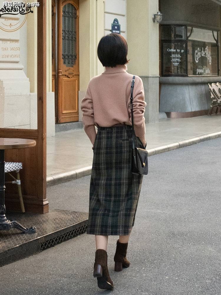 显得 30+女人怎么穿优雅又时髦？看看这些针织衫，温柔优雅又显气质