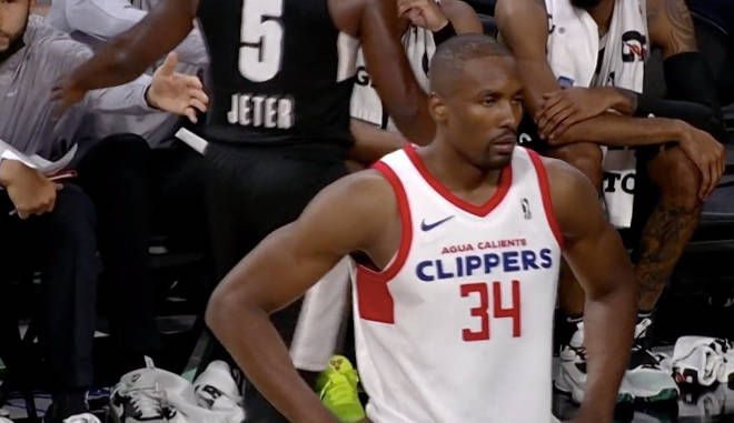 g联盟-快船送点燃3连败,曾凡博休战伊巴卡14 8送遮天大帽_命中