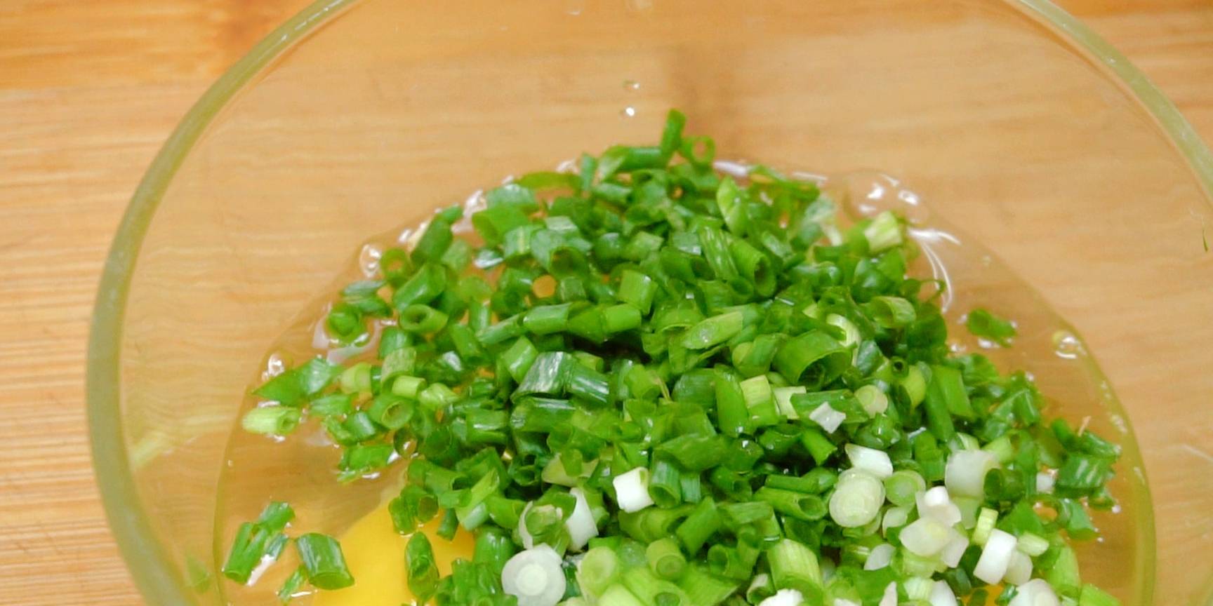 做法|鸡蛋葱花饼做法,只需简单搅一搅,蓬松鲜香,凉了也不会发硬