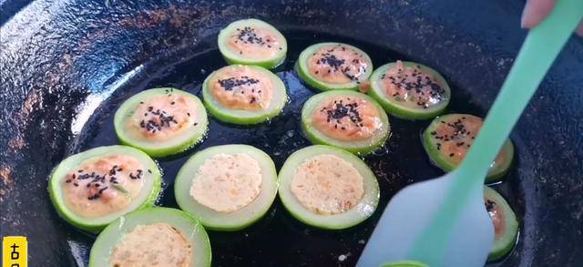 易熟|西葫芦也能做早餐，简单营养又美味，孩子抢着吃