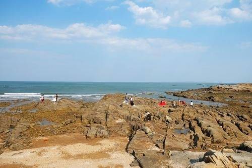 日照旅遊趕海建議,趕海地點收費情況潮汐表,還有海鮮美食_東西