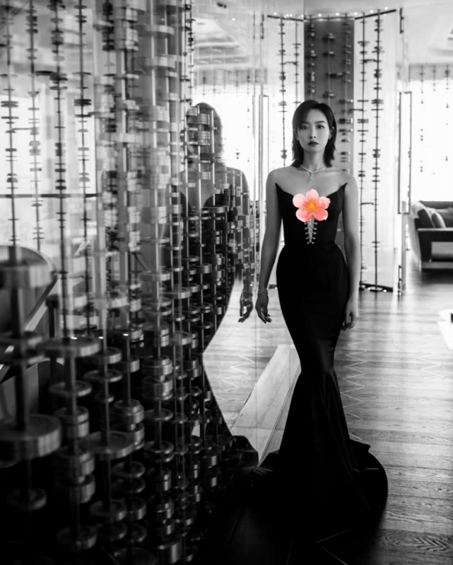 高定 芭莎红毯竞争激烈！宋茜把自己穿成美人鱼，杨幂baby靠高定抢风头