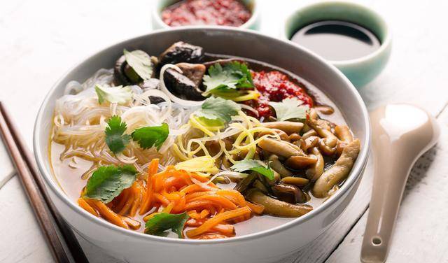 做法|想让孩子爱吃面条，做法很重要，选好做法，8分钟上桌，贼香