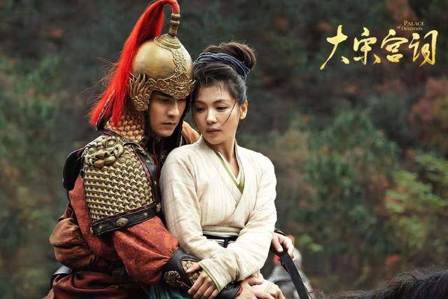 李少红|首播热度冲上第二，42岁刘涛强行扮嫩，她凭什么能打败马思纯？