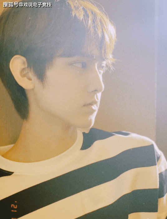 顶流|王者荣耀：苏勋伦KS首秀，三大美女主播陪玩？这待遇实属顶流