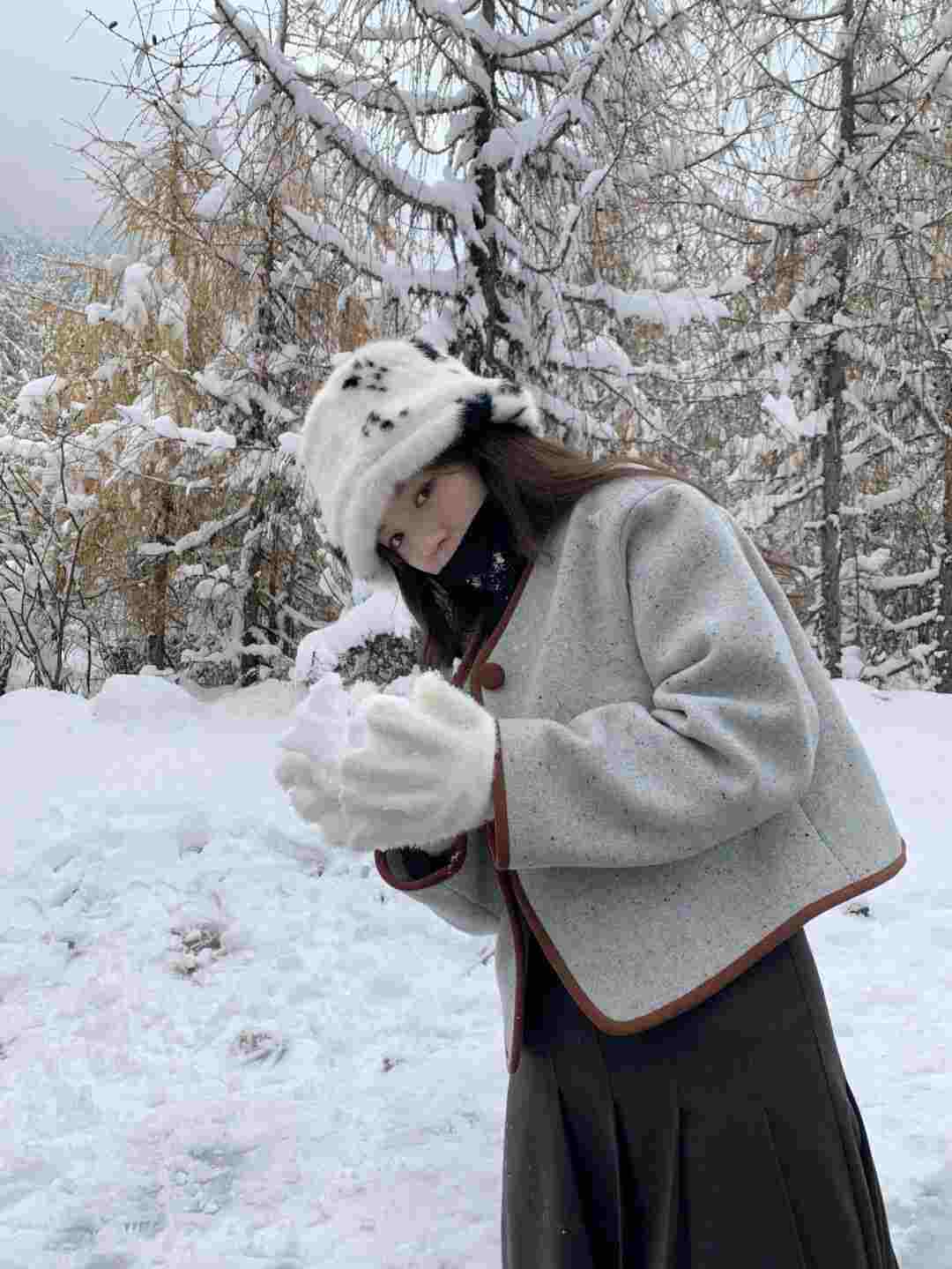 材质 冬季的外套特别之处，不光能让你保暖舒适，还能让你美如初恋女友