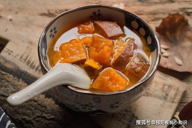 血糖|25岁姑娘血糖从11.9到5.7，是怎么做到的？或常吃这3种食物有关