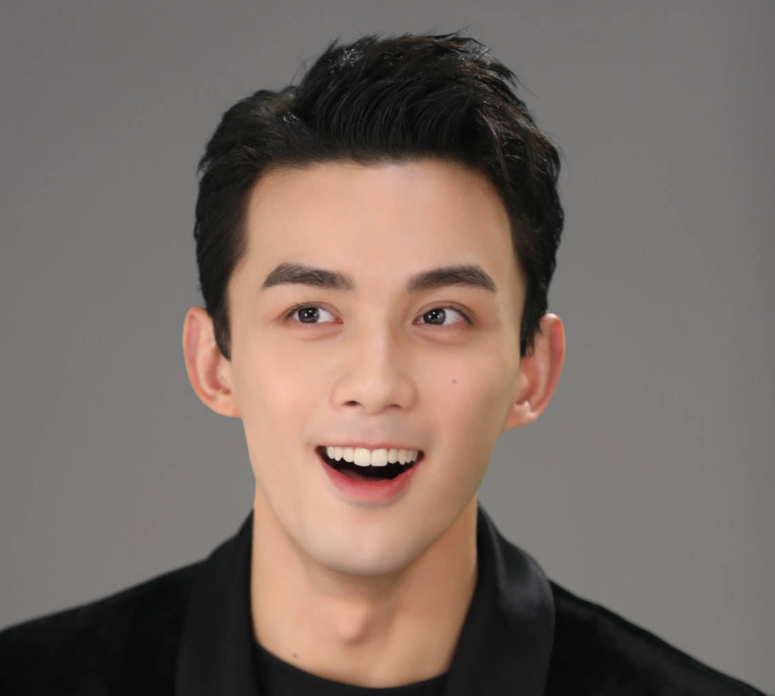 其中有三张是吴磊的健身图片和近照,余下15张则全是吴磊近期吃的食物.