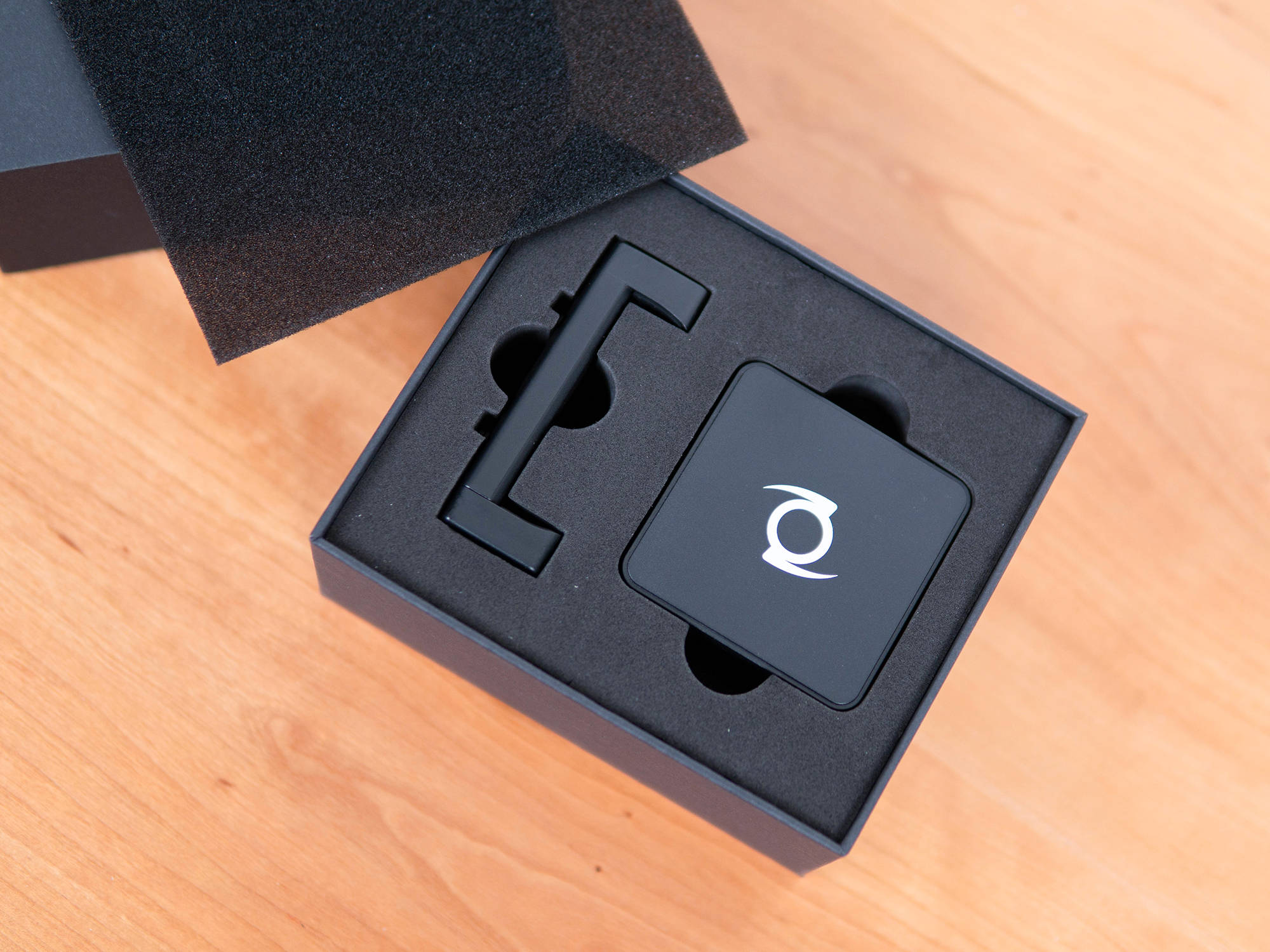 只要一个小配件，省下几千块，闲置手机变索尼微单监视器