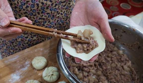 因为|天冷早餐别出去买油条了,教你做灌汤包,10分钟出锅,全家人爱吃