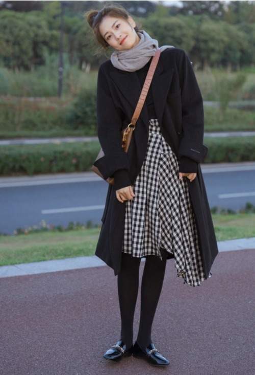 配饰 “黑色大衣”烂大街?冬天学会这4套穿搭就够了,让你保暖又洋气