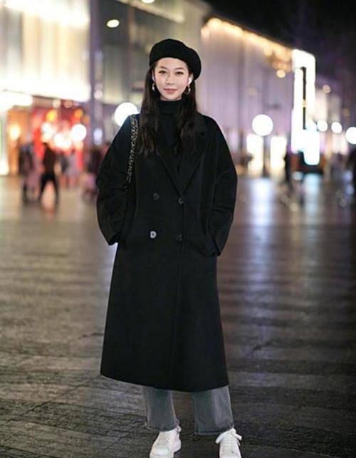 浅色 长大衣+阔腿裤,优雅高级,谁穿谁美