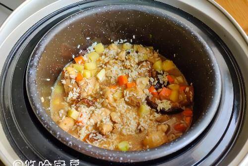 电饭煲|一个电饭锅搞定一顿饭，饭菜肉齐全，加一个鸡腿香喷喷