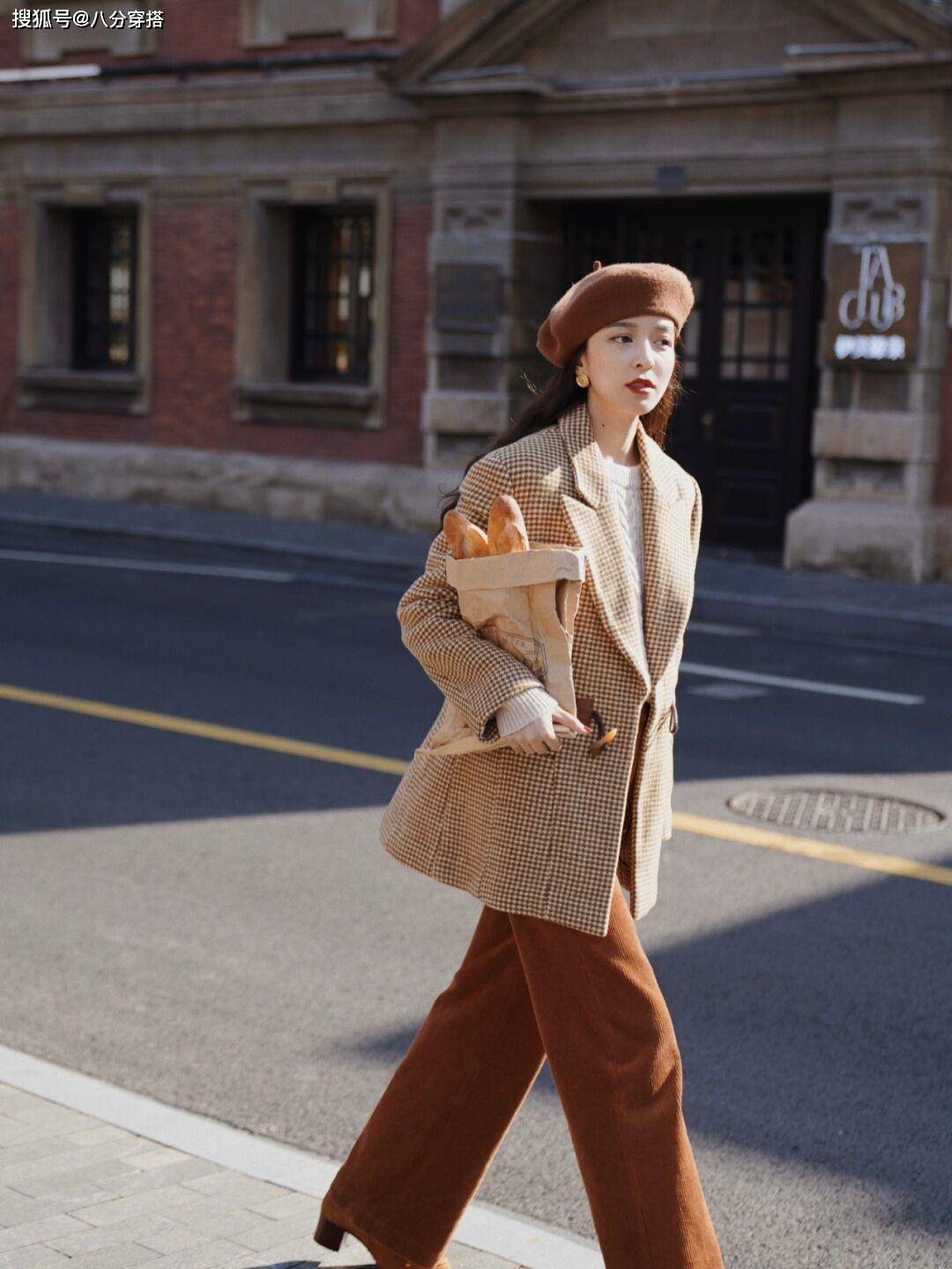 整体 谁说职场穿搭只能严肃？看看这些“毛呢西装”，知性简约又洋气