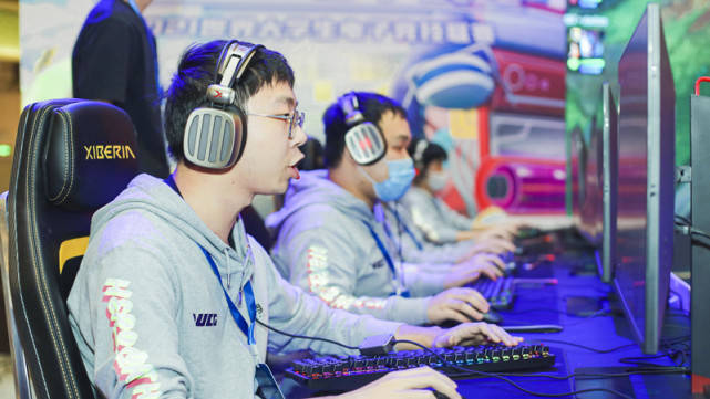 5D人体工学创新专利技术 西伯利亚首款专业电竞椅即将上市