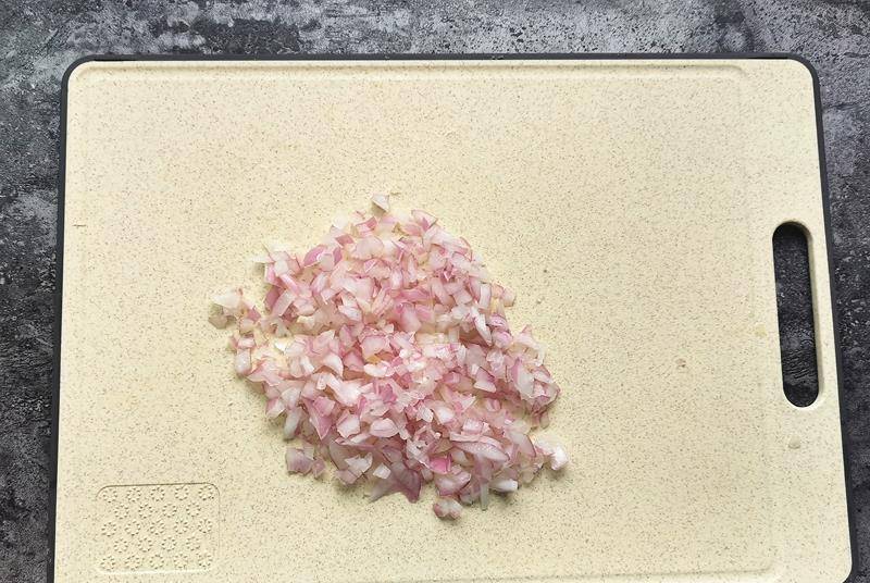 蔬菜|早餐这么做方便,蔬菜和蛋搅一搅,放锅中香味扑鼻,孩子抢着吃!