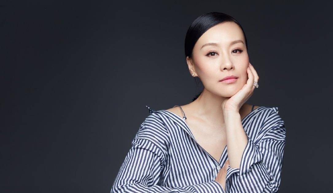 演技|29岁成奥斯卡终身评委,54岁已功成名就的她,如今甘心演配角