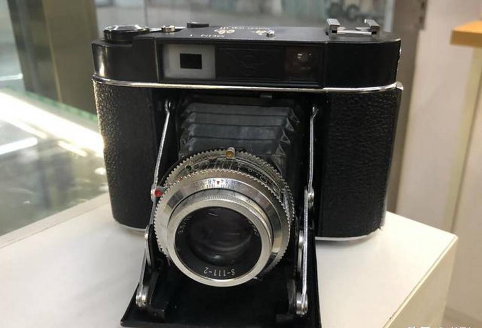 二手相机店见闻：日本好相机与骗子相机，有人套现有人甩卖摄像机