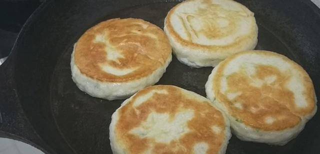 做法|早餐发面饼最简单做法,比面包暄软,比馒头简单,一周3次不够吃