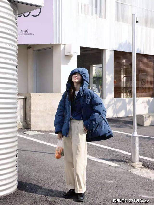 白过 克莱因蓝是今冬最火的颜色