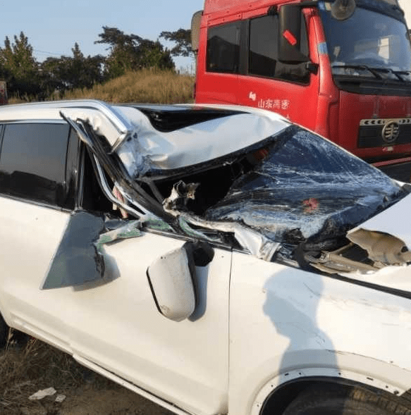 追尾起火,a柱断裂,两场车祸将理想推向风口浪尖