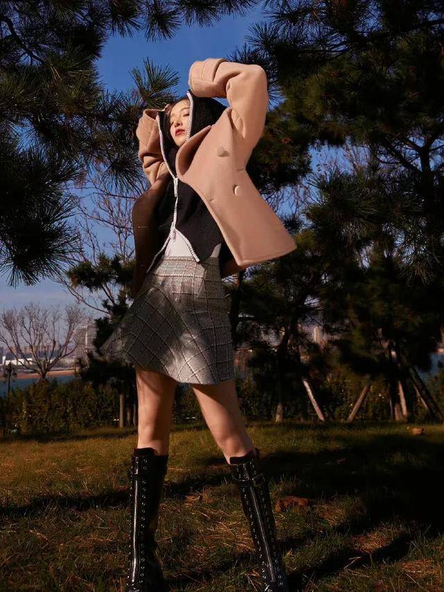 短裙 今年最流行的保暖穿搭，时髦好看的“不露腿”搭配