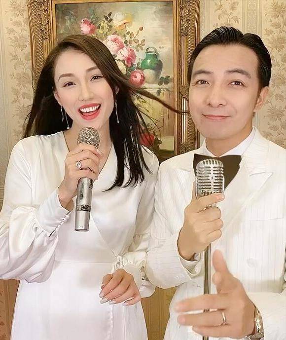 产品|靠收租爆红的网红夫妇,直播带货被群嘲:你卖假货的样子,真丑