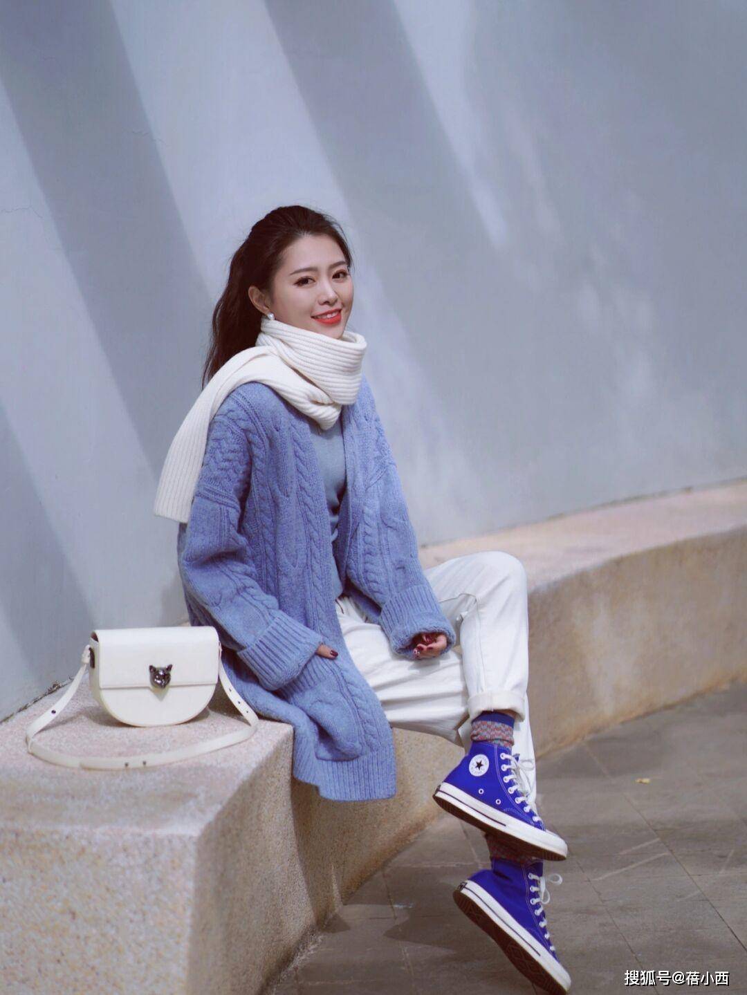 驼色 奔三奔四的女人会穿“毛衣”更时尚，搭配思路总结好了，值得借鉴