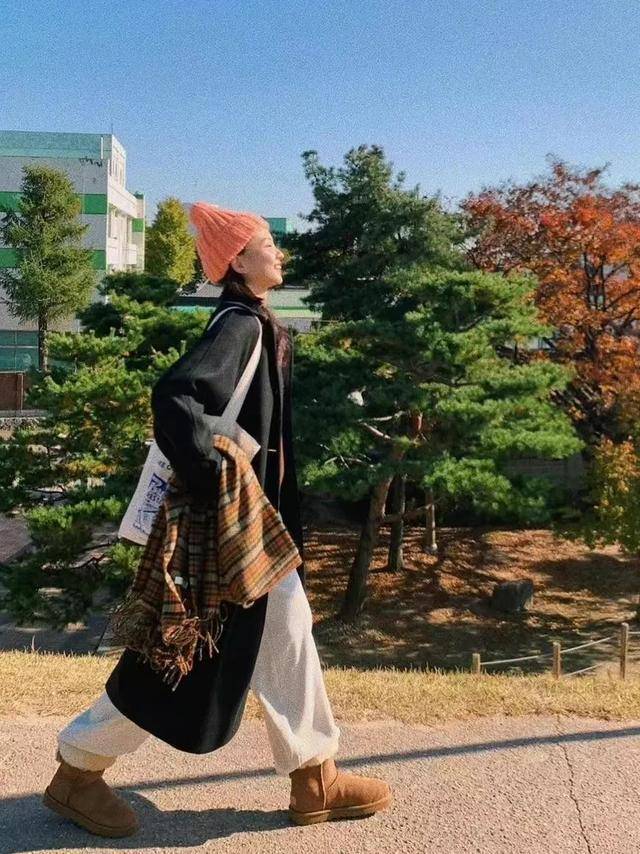 短裙 今年最流行的保暖穿搭,时髦好看的“不露腿”搭配