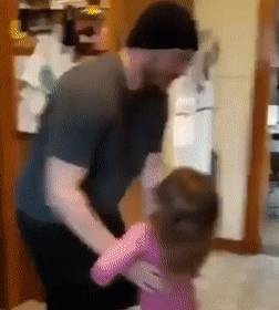 玩具嫉妒使狗狗面目全非！