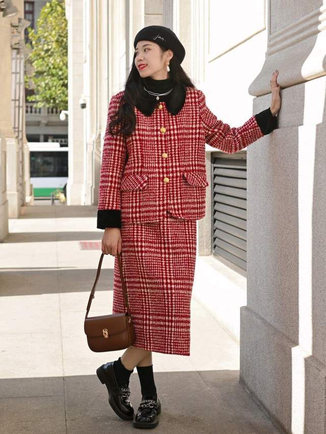 整体 如果你是精致女人,就不能错过“小香风套装”,照着穿就有好气质