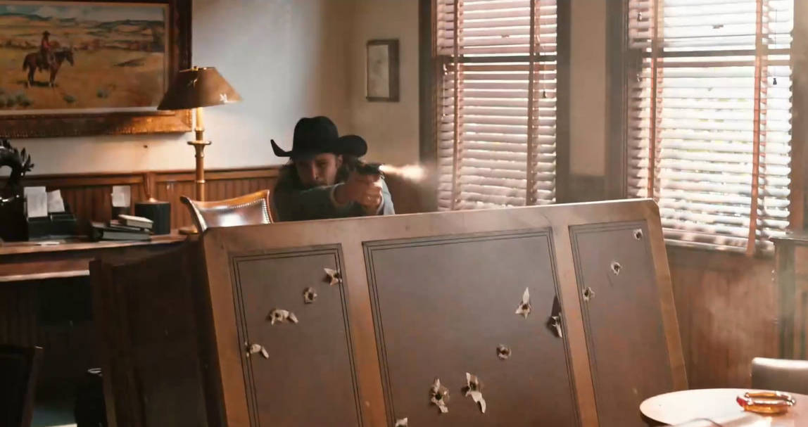 贝丝|9.8分，近几年最硬的美剧回归了！