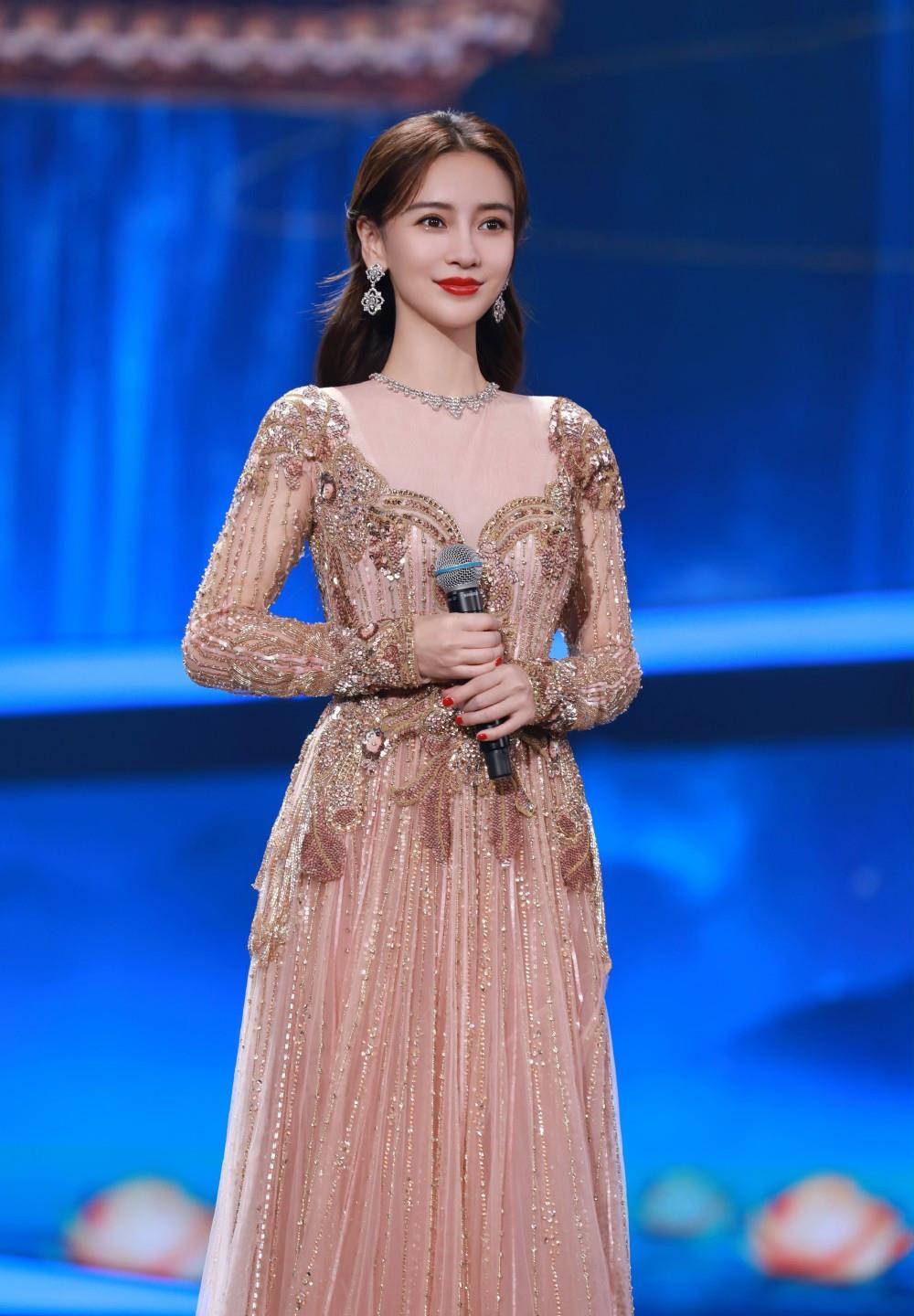 演技|baby签约贾士凯？公主病小花插刀资源咖？