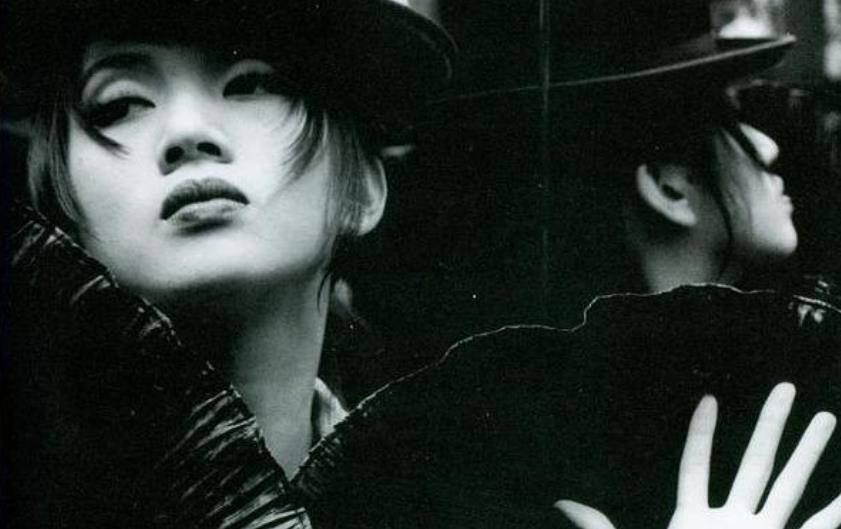 电影|电影《梅艳芳》，爱情线贯穿其中，两段感情交代清楚了