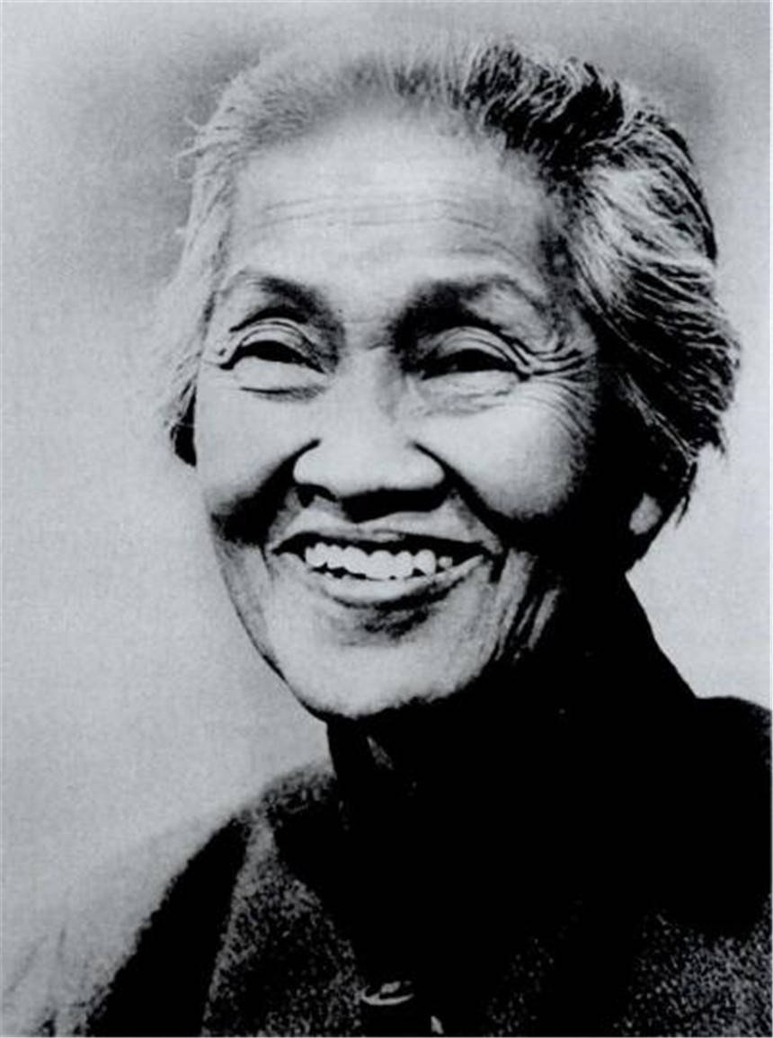 邓颖超为林巧稚介绍对象林巧稚幽默回答谁让你们不早点解放我