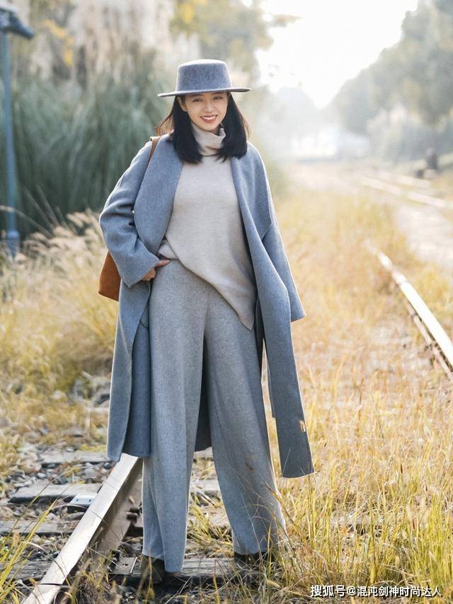 显得 穿大衣，不一定要配半身裙才好看，今年这3条长裤更时髦上档次