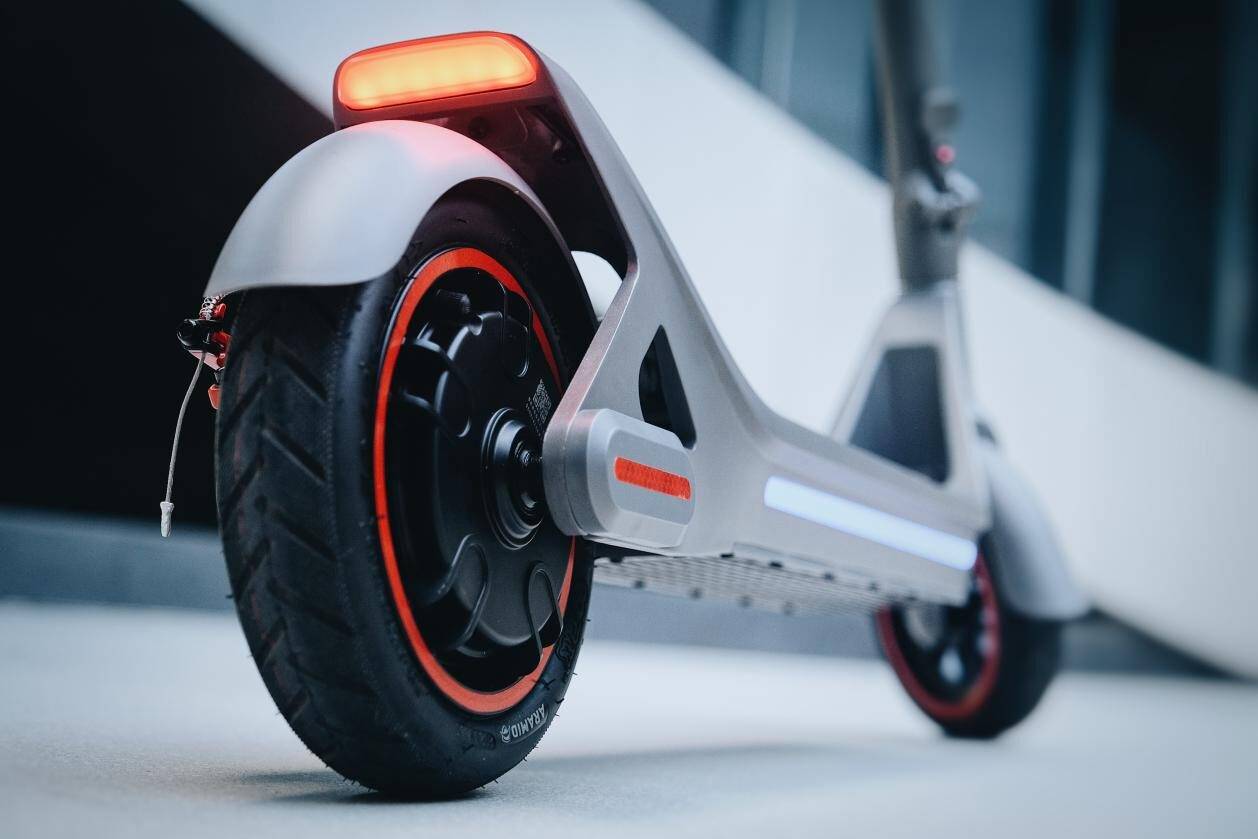 原创让短距离出行更有乐趣华为智选乐骑智能电动滑板车钜惠来袭