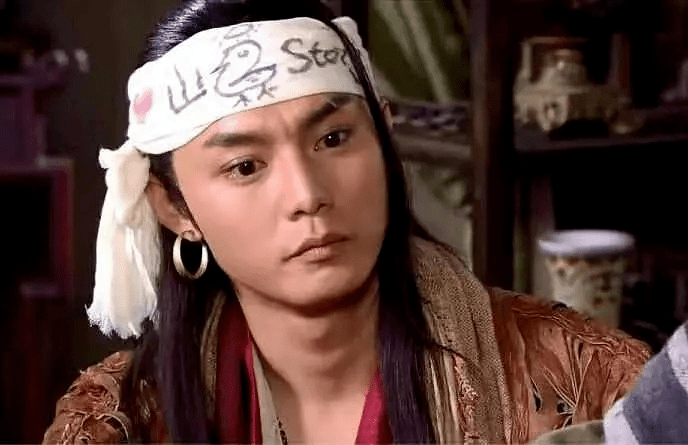 头像|出道9年没火过，34岁没代表作，但我愿称他为真正的“演员”