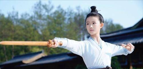 王对斛珠夫人：方海市的女装，哪张惊艳到了你？
