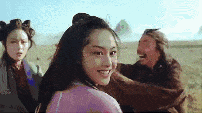 下巴一笑遮百丑？露出笑容后，谁还会注意黎姿的短下巴和朱茵的黑黄皮
