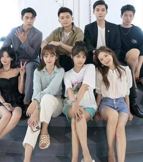 交往|金紫怡发文哭诉崔宇同脚踏两只船，男方公开道歉，网友：做个人吧