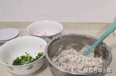 葱花|冬天早餐吃它最合适,不煎不烤,加火腿上锅一蒸,出锅全家抢着吃