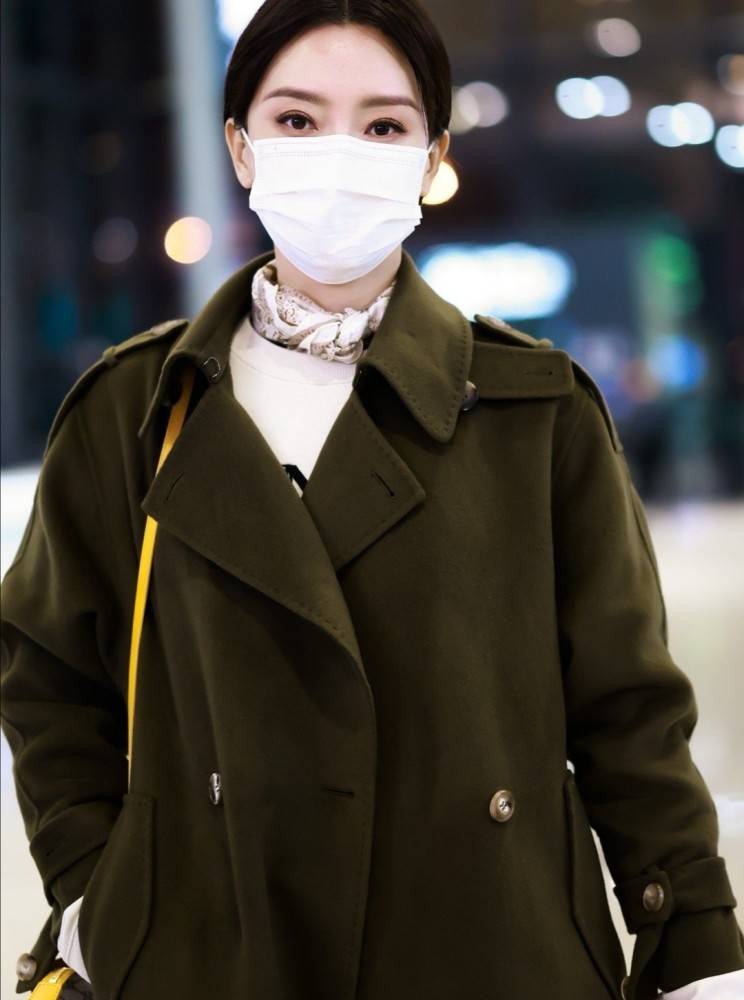 军绿色外套内搭配什么颜色好看女 ff45a6eec4cf47db88fc2c31a3a11587.jpeg