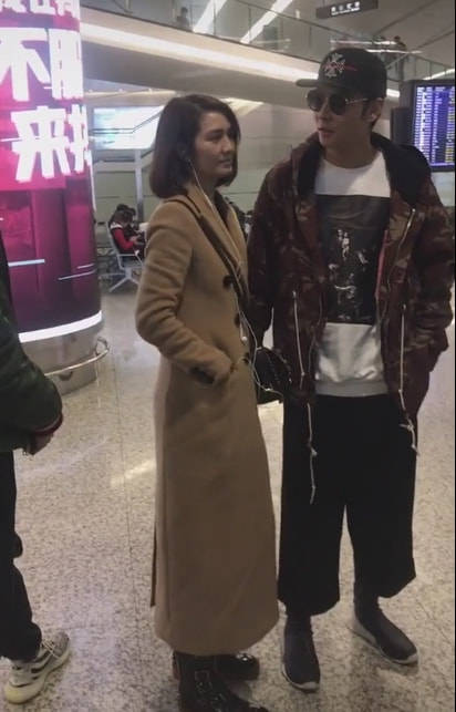 显得开了美颜滤镜，洪欣翁虹还没素人漂亮，真实容貌是老但更有气质！