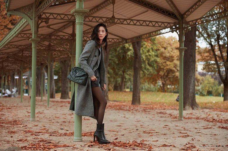 机车 张钧甯穿机车皮衣现身，淡妆而且不是“美颜照”颜值一样“抗打”