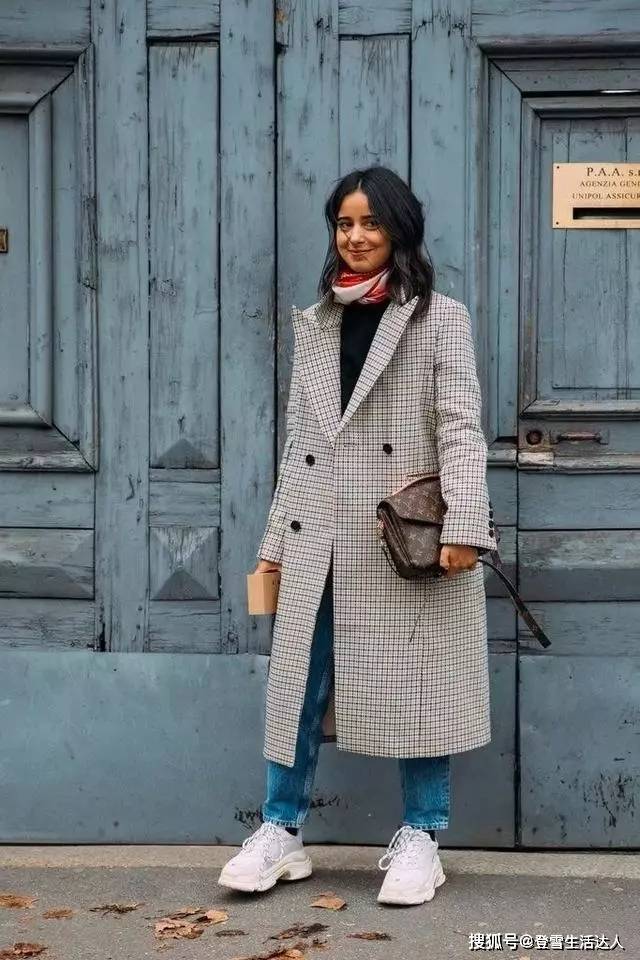 身材 建议牛仔裤不要老搭小白鞋，这3双鞋子更适合，舒适又洋气