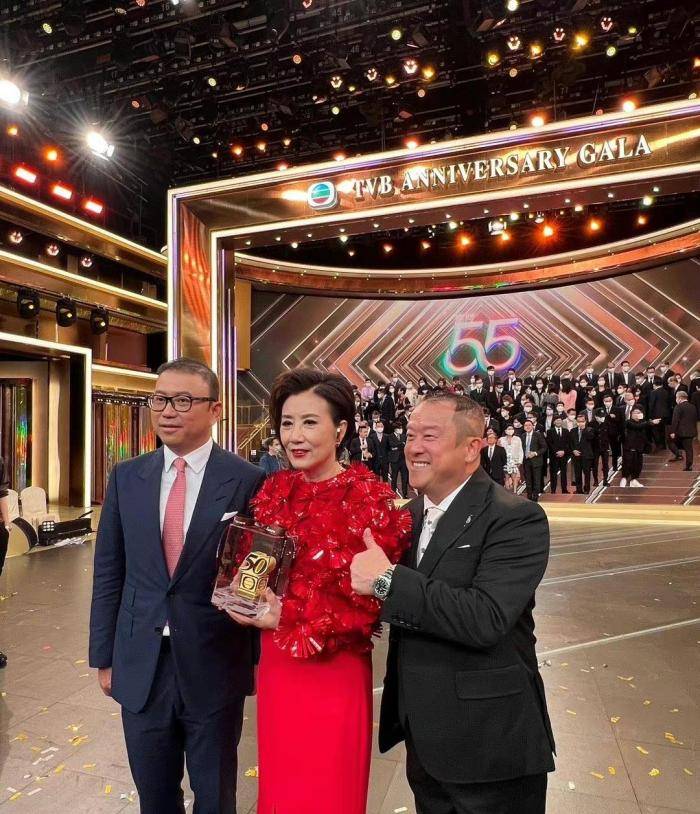 tvb台庆:草蜢李克勤爷青回,曾志伟发型是亮点,现场吃瓜乐趣多