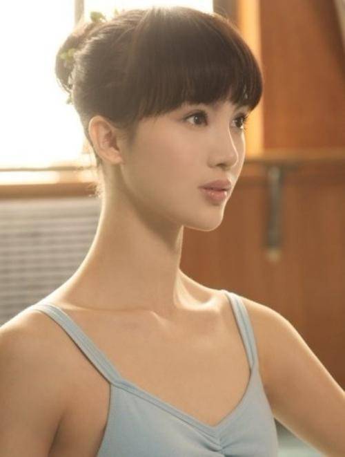 调整女明星发际线变美史：从生硬的美到自然的美，她们都做对了什么？