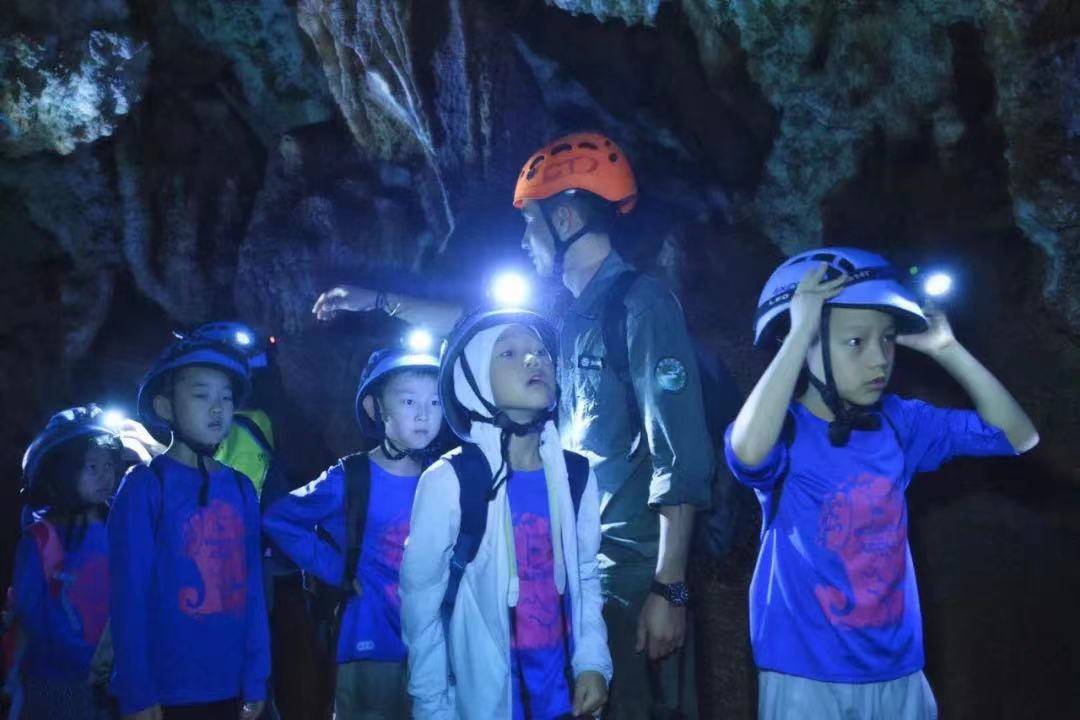 ▲勐远仙境溶洞探险正是因为如此，我们应该去认知研究这些溶洞当中的生