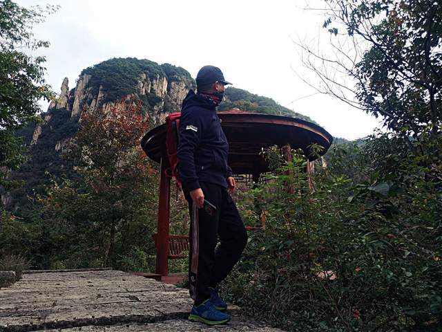 细节 时尚保暖，重磅登场：黑冰重磅开衫卫衣